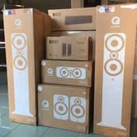 Coppia diffusori da pavimento q acoustics