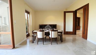 4 LOCALI A ISOLA DI CAPO RIZZUTO