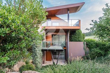 Villa di 178 m² con più di 5 locali e box auto a C