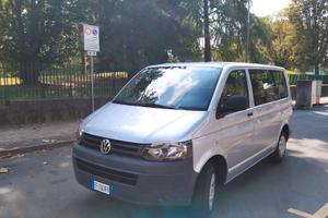 VW Caravelle 