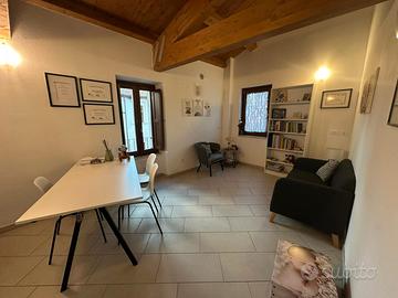 Stanza uso studio professionisti sanitari