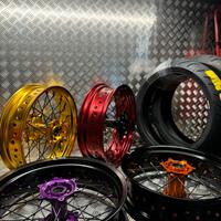 Kit cerchi motard 17’