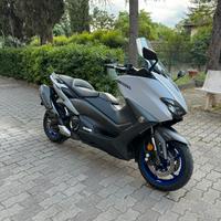 Yamaha T Max 560