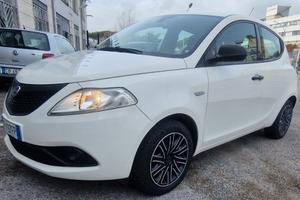 Lancia Ypsilon 1.2 69 CV 5 porte GPL Ecochic Plati