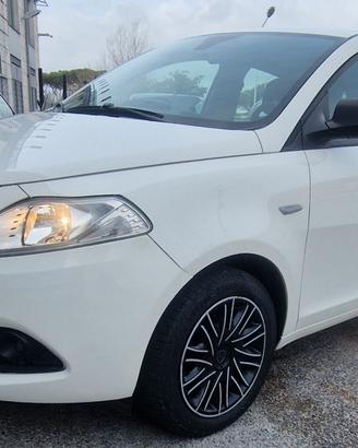 Lancia Ypsilon 1.2 GPL Ecochic Platinum NEOPATENTA