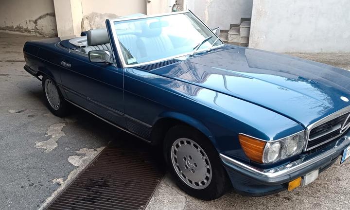 Mercedes Sl 300-Eleganza senza tempo -