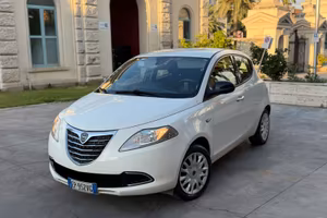 Lancia ypsilon 1.2 benzina+gpl