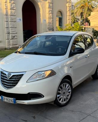 Lancia ypsilon 1.2 benzina+gpl
