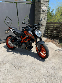 KTM Duke 125
