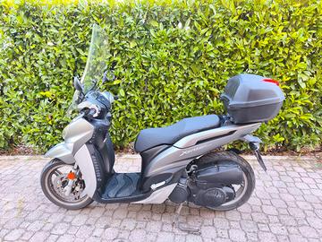 Yamaha Xenter 125 — anno 2019, pochi km reali