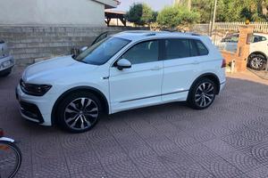 volkswagen Tiguan 2.0 tdi R-Line 150cv dsg