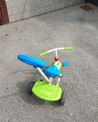 Triciclo con maniglione