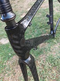 Telaio corsa in carbonio 