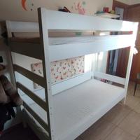 Letto a castello in legno bianco