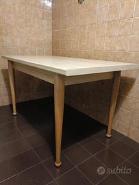 Tavolo allungabile in legno