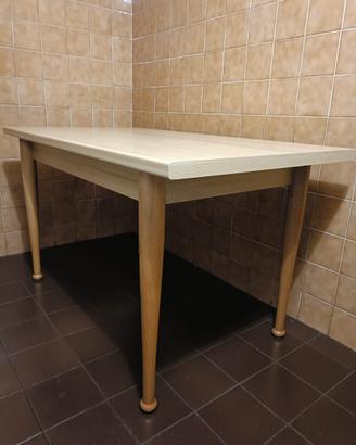 Tavolo allungabile in legno