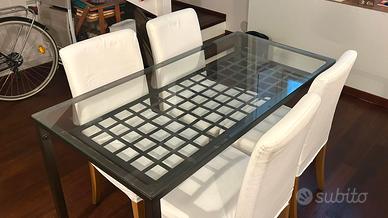 Tavolo in vetro e 4 Sedie