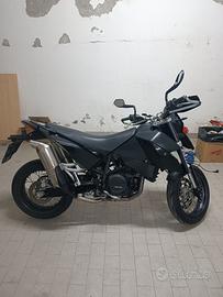 KTM SUPERMOTO 690