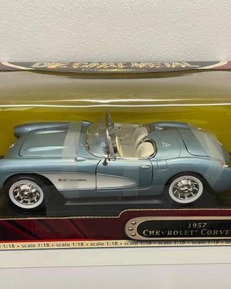 Chevrolet Corvette 1957 - Road Signature 1/18