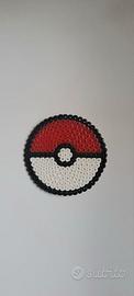 Poké Ball Pokémon in Perler Beads – Creazione Arti