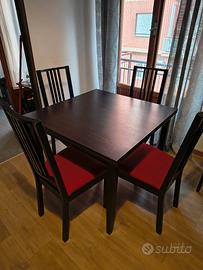 Tavolo allungabile con sedie