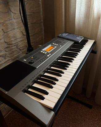 Yamaha PSR-E353 - Tastiera con supporto