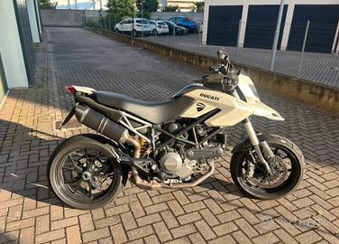 Ducati Hympermotard 796