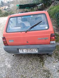 Macchina d'epoca anno 1993