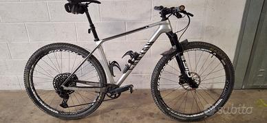 MTB Canyon Exceed 7 carbonio 29