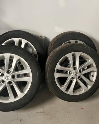 Cerchi e gomme nissan Juke