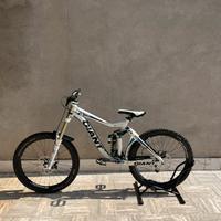 Mtb downhill Giant Glory
