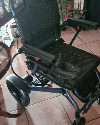 Sedia a rotelle elettrica