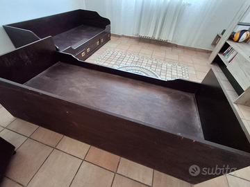 letti singoli in legno 