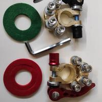 Coppia connettori terminali batteria per auto