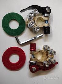 Coppia connettori terminali batteria per auto