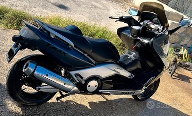 T-Max anno 2001