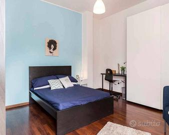 Stanza in appartamento di 148 m² a Milano