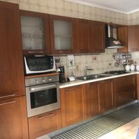 cucina componibile in legno ciliegio