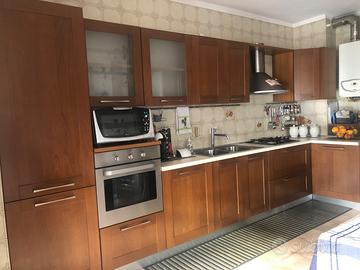 cucina componibile in legno ciliegio