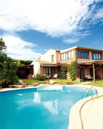 Villa di 300 m² con più di 5 locali e box auto dop