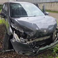 Peugeot 208 anno 2016 sinistrata
