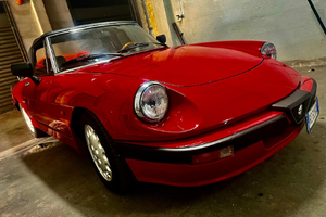 Auto alfa romeo duetto cabrio