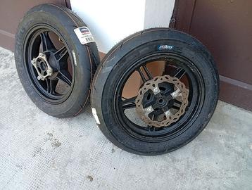 Gomme slik e cerchi per pit bike