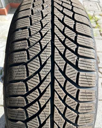 Gomme viking wintech 215/55 r18