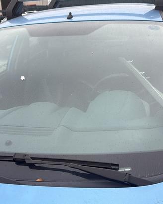 Parabrezza anteriore FORD FIESTA 2010 colore JA8 5