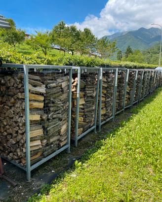 Bancale di legna secca