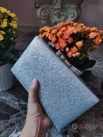 Pochette da cerimonia argentata