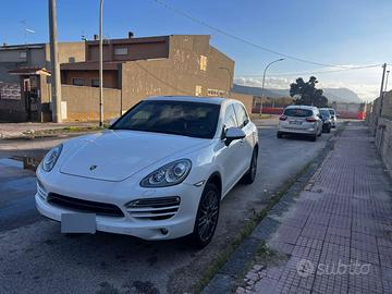 Pari al nuovo tettuccio apribile