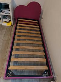 Letto singolo con spalliera a cuore + rete a doghe