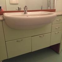 Mobile bagno con lavabo 